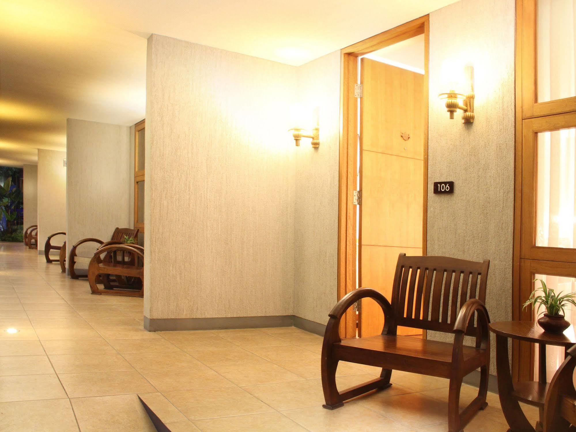 Gumilang Regency Hotel Bandung Dış mekan fotoğraf